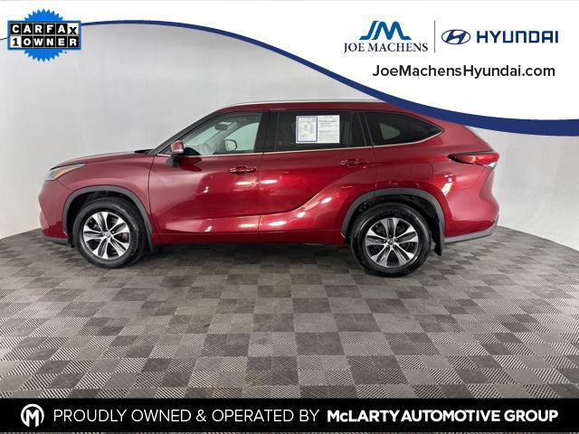 used 2022 Toyota Highlander car, priced at $36,559