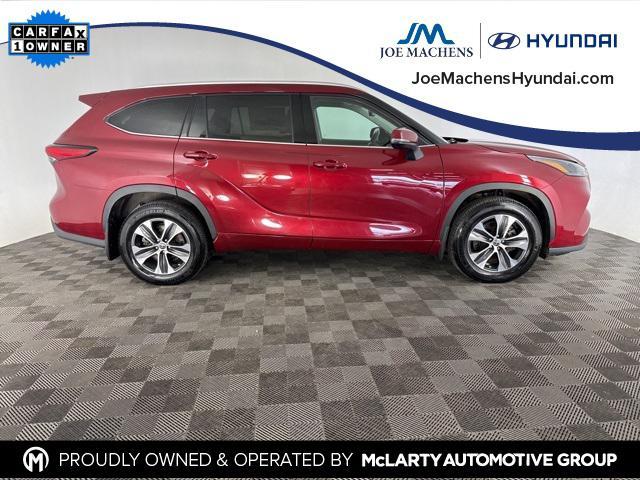 used 2022 Toyota Highlander car, priced at $36,559