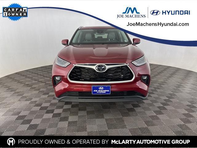 used 2022 Toyota Highlander car, priced at $36,559