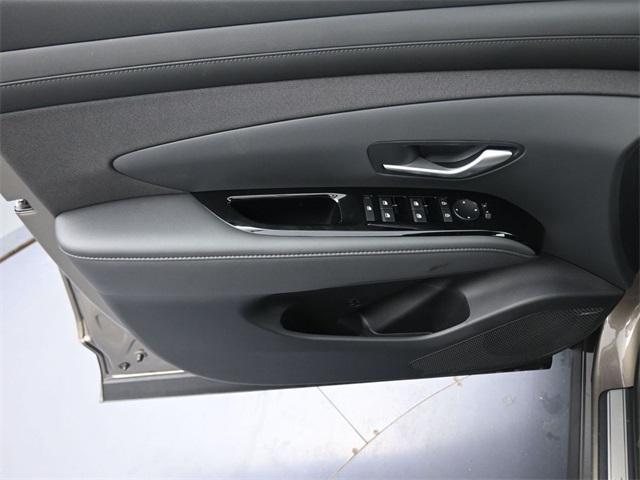 new 2026 Hyundai TUCSON Hybrid car, priced at $40,180