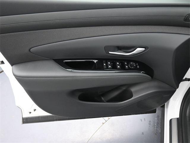 new 2025 Hyundai TUCSON Hybrid car, priced at $39,293