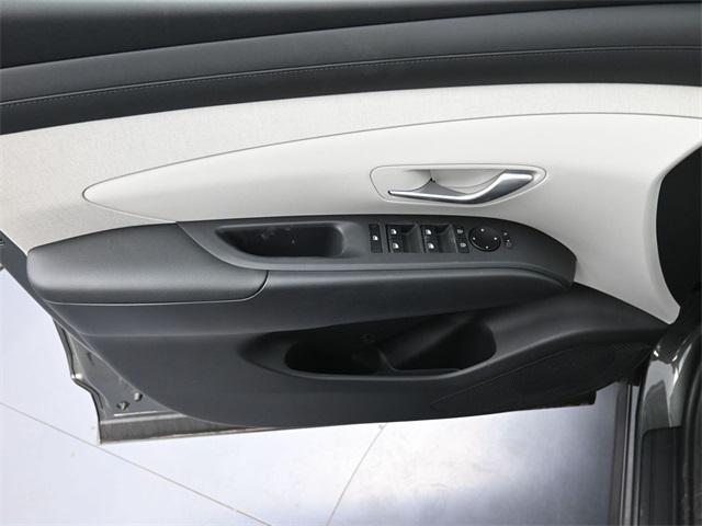 new 2025 Hyundai TUCSON Hybrid car, priced at $35,958