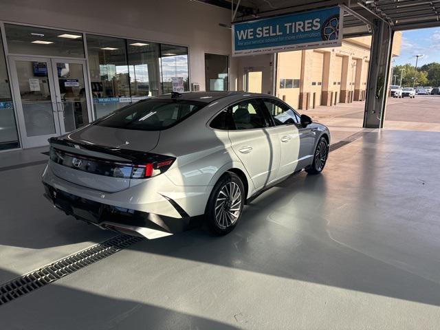 new 2024 Hyundai Sonata Hybrid car, priced at $32,435