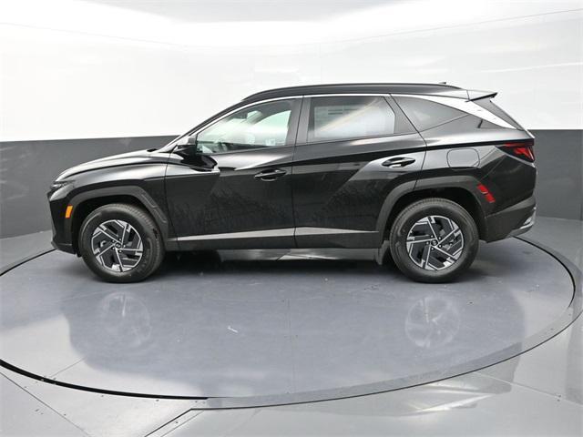 new 2025 Hyundai TUCSON Hybrid car, priced at $33,008