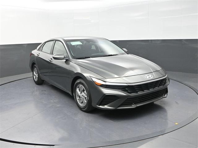 new 2025 Hyundai Elantra car, priced at $19,619