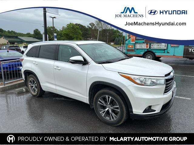 used 2016 Toyota Highlander car