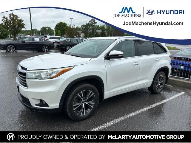 used 2016 Toyota Highlander car