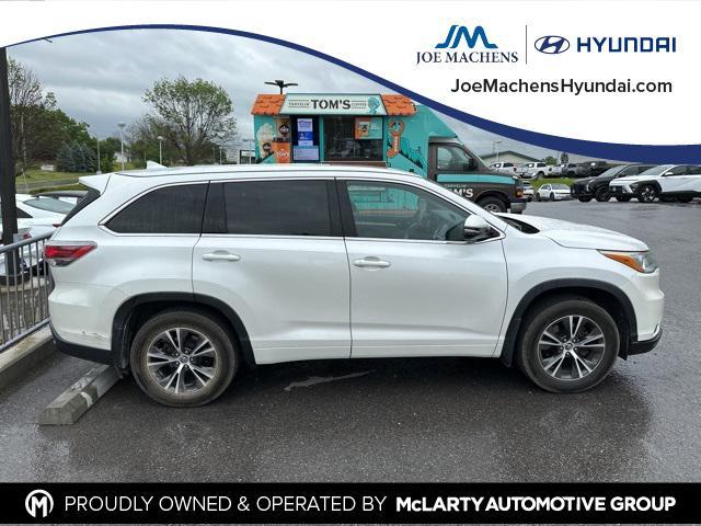 used 2016 Toyota Highlander car