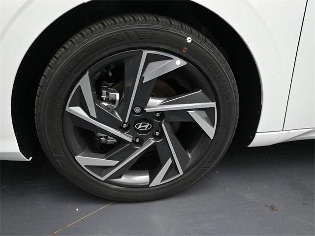 new 2025 Hyundai Elantra car, priced at $23,266