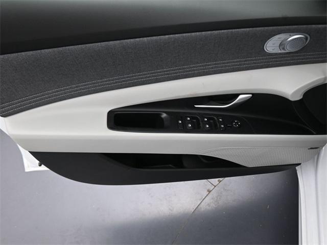 new 2025 Hyundai ELANTRA HEV car, priced at $27,190