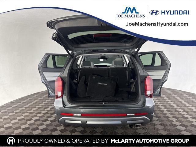 used 2025 Hyundai Palisade car, priced at $38,357