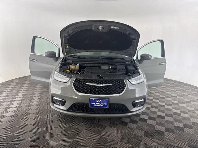 used 2021 Chrysler Pacifica car