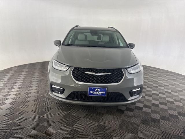 used 2021 Chrysler Pacifica car
