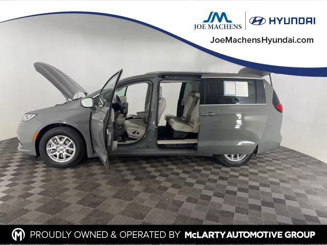 used 2021 Chrysler Pacifica car, priced at $18,590