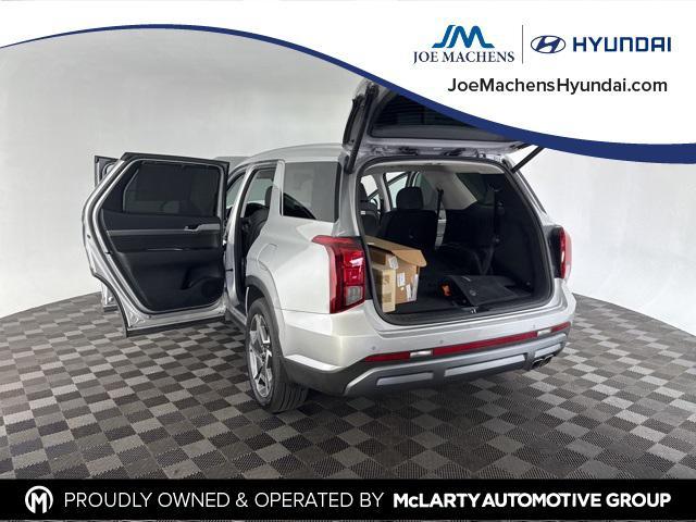 used 2025 Hyundai Palisade car, priced at $40,211