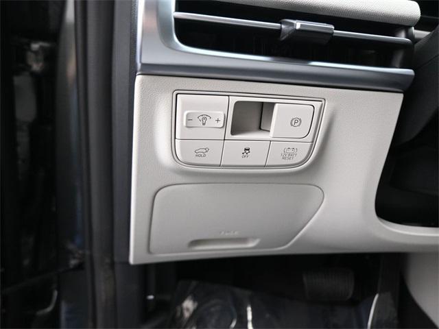 new 2026 Hyundai TUCSON Hybrid car, priced at $40,127