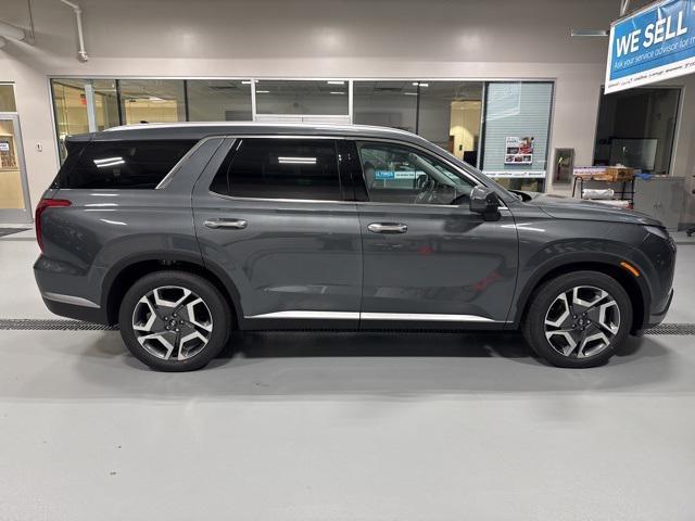 new 2025 Hyundai Palisade car, priced at $44,576