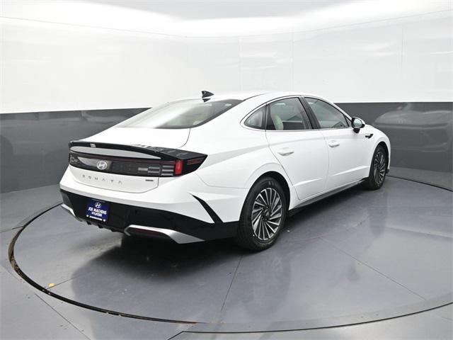 new 2025 Hyundai Sonata Hybrid car, priced at $31,048