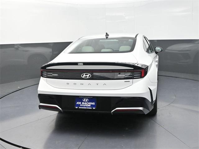 new 2025 Hyundai Sonata Hybrid car, priced at $31,048