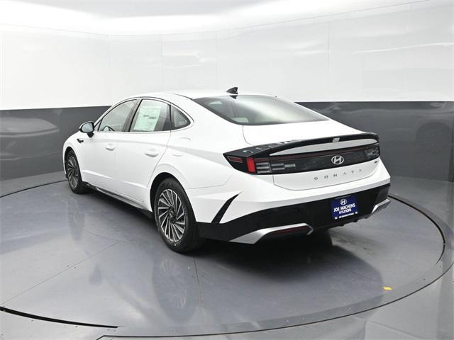 new 2025 Hyundai Sonata Hybrid car, priced at $31,048