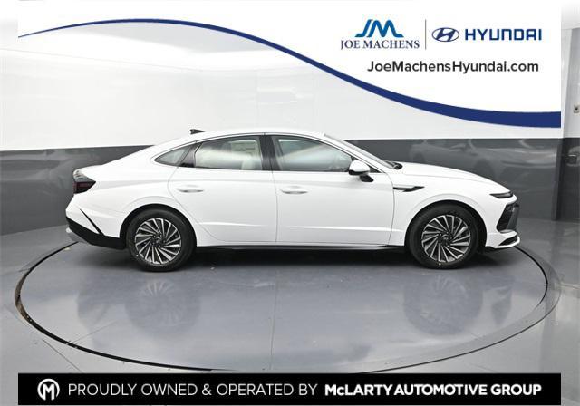 new 2025 Hyundai Sonata Hybrid car, priced at $31,048
