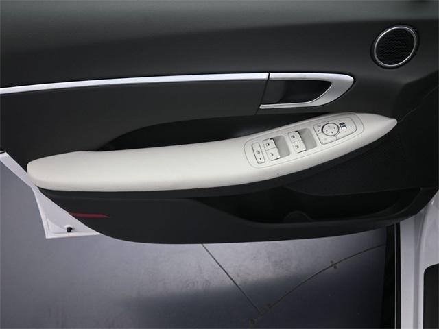 new 2025 Hyundai Sonata Hybrid car, priced at $31,048