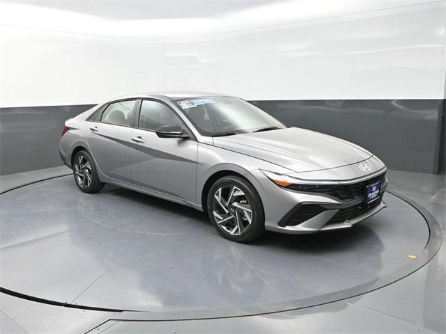 new 2025 Hyundai Elantra car, priced at $27,336