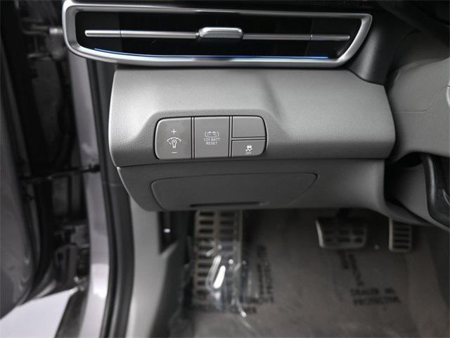 new 2025 Hyundai Elantra car, priced at $27,336