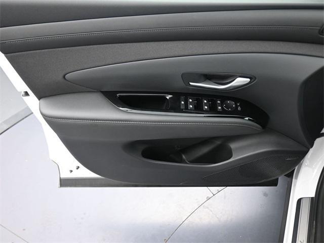 new 2025 Hyundai TUCSON Hybrid car, priced at $39,303
