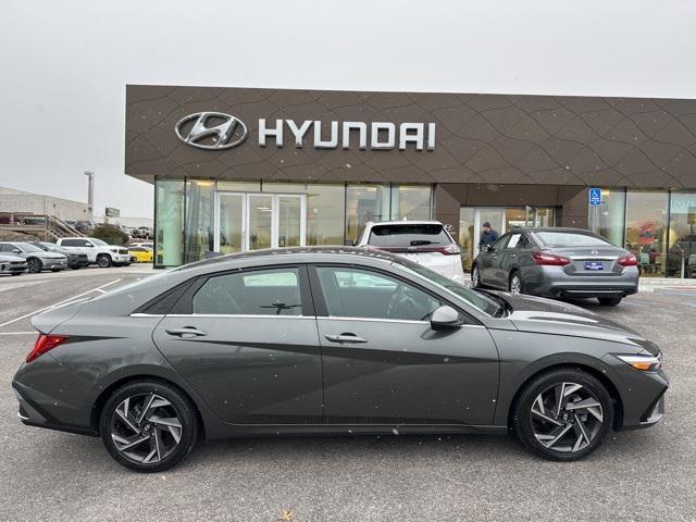 used 2024 Hyundai Elantra car