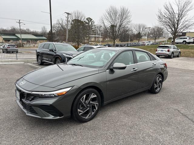 used 2024 Hyundai Elantra car