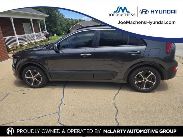 used 2023 Kia Niro car