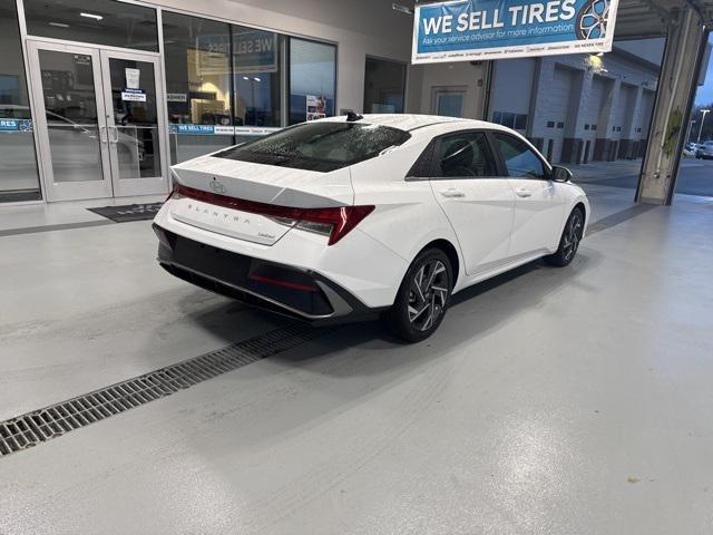 new 2025 Hyundai Elantra car, priced at $27,647