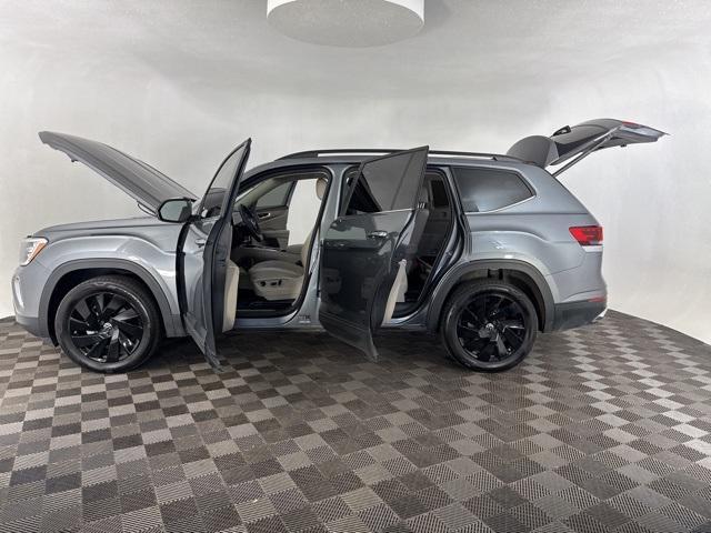 used 2024 Volkswagen Atlas car, priced at $35,300