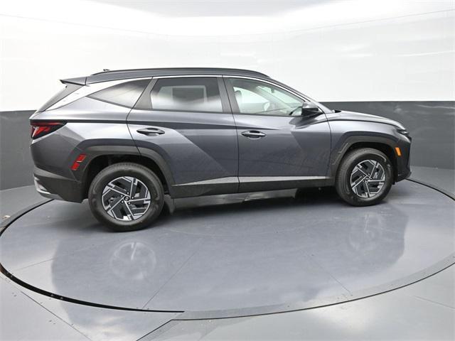 new 2025 Hyundai TUCSON Hybrid car, priced at $33,008