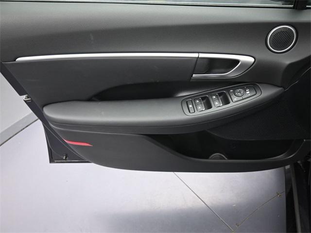 new 2025 Hyundai Sonata Hybrid car, priced at $30,573