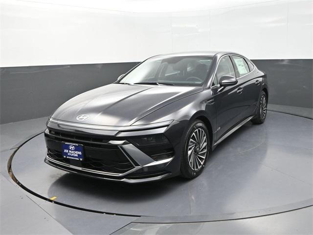new 2025 Hyundai Sonata Hybrid car, priced at $30,573