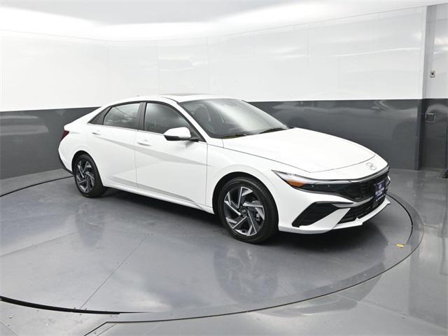 new 2025 Hyundai Elantra car, priced at $28,690