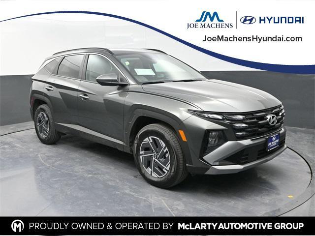 new 2025 Hyundai TUCSON Hybrid car, priced at $33,001