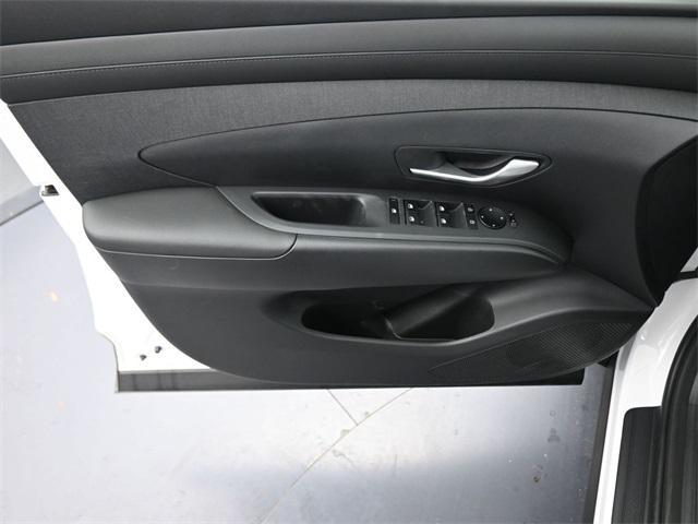 new 2025 Hyundai TUCSON Hybrid car, priced at $34,643