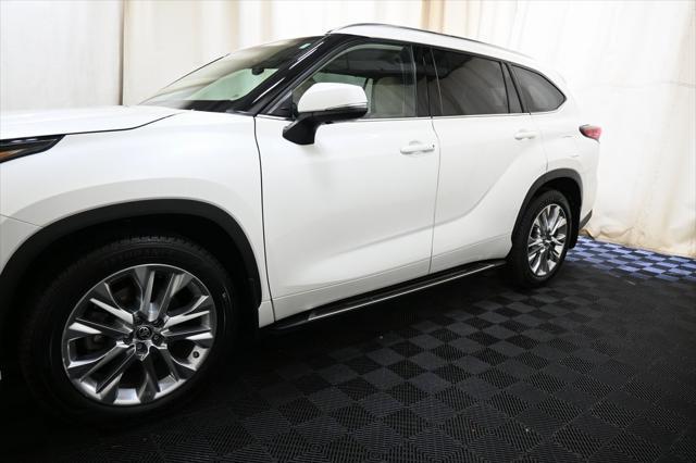 used 2020 Toyota Highlander car, priced at $31,989