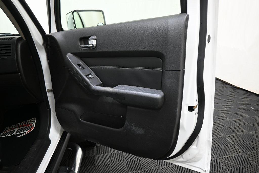 used 2008 Hummer H3 car, priced at $10,900