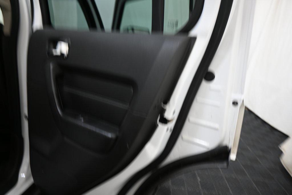 used 2008 Hummer H3 car, priced at $10,900