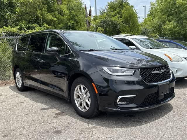 used 2023 Chrysler Pacifica car, priced at $23,462