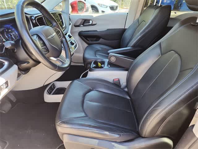 used 2021 Chrysler Pacifica car, priced at $22,513