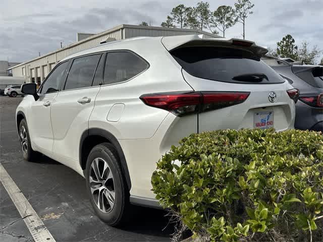 used 2021 Toyota Highlander car, priced at $31,083