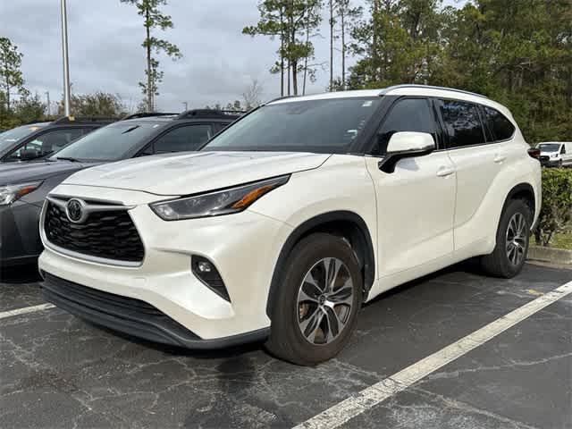 used 2021 Toyota Highlander car, priced at $31,083