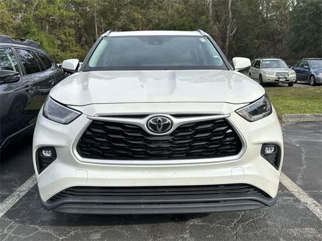 used 2021 Toyota Highlander car, priced at $31,083