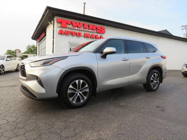 used 2021 Toyota Highlander car, priced at $32,995