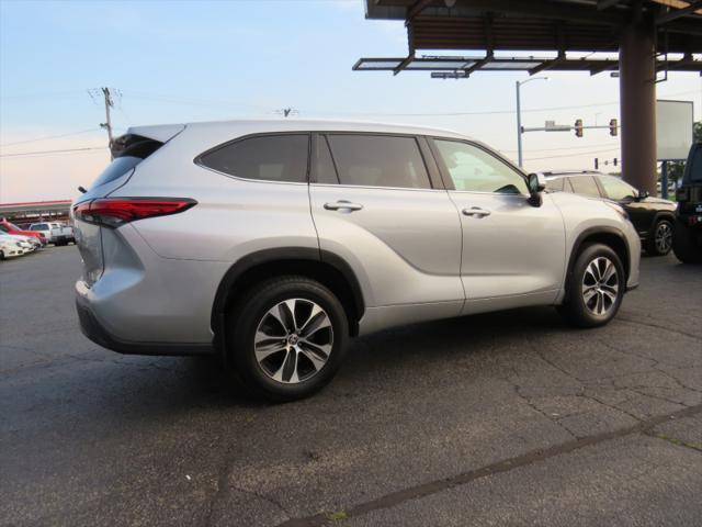 used 2021 Toyota Highlander car, priced at $32,995